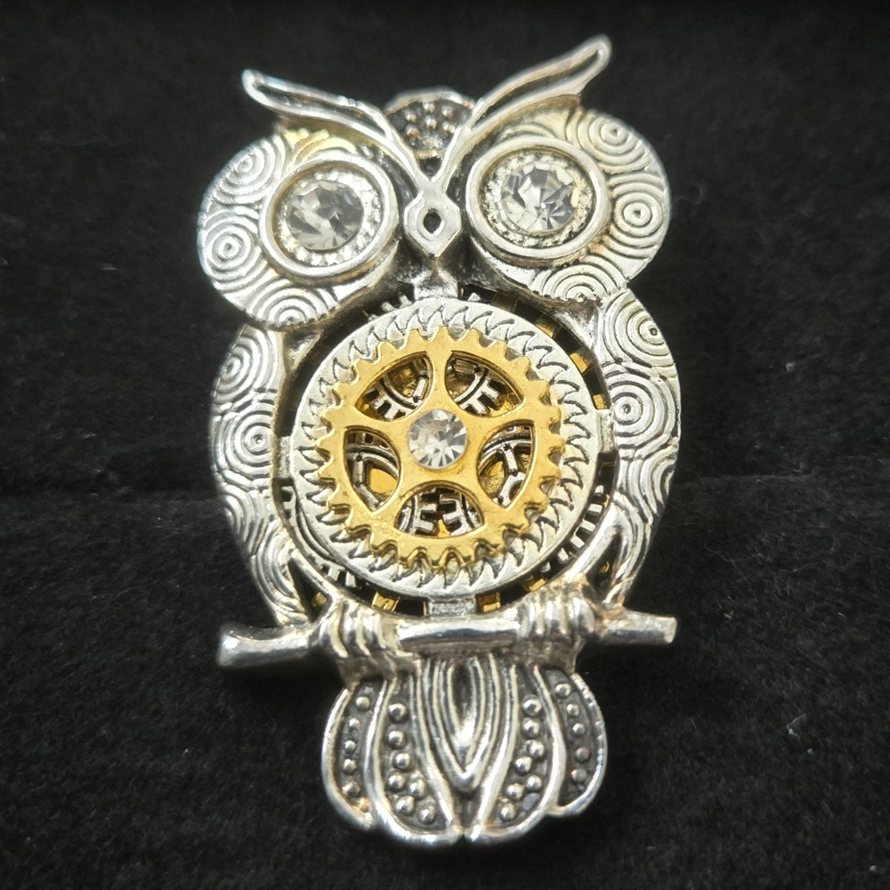 Steampunk Gothic Style Owl Brooch 2" x 1" ✨️✨️Fashion Only Not Precious Metal✨️✨